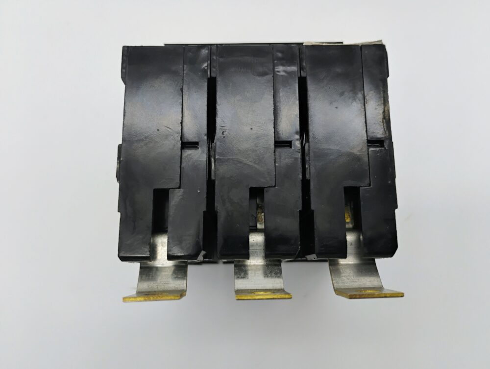 Eaton BAB3015H 15 A 3-Pole Bolt-On Circuit Breaker 240 V Quicklag New - Image 5