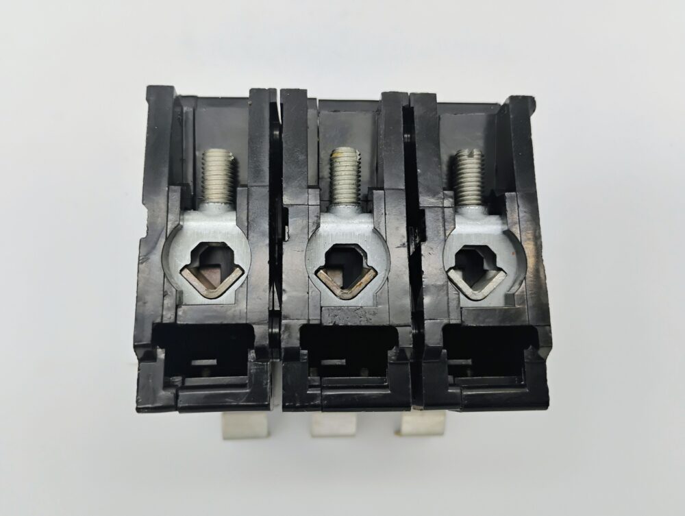 Eaton BAB3015H 15 A 3-Pole Bolt-On Circuit Breaker 240 V Quicklag New - Image 8