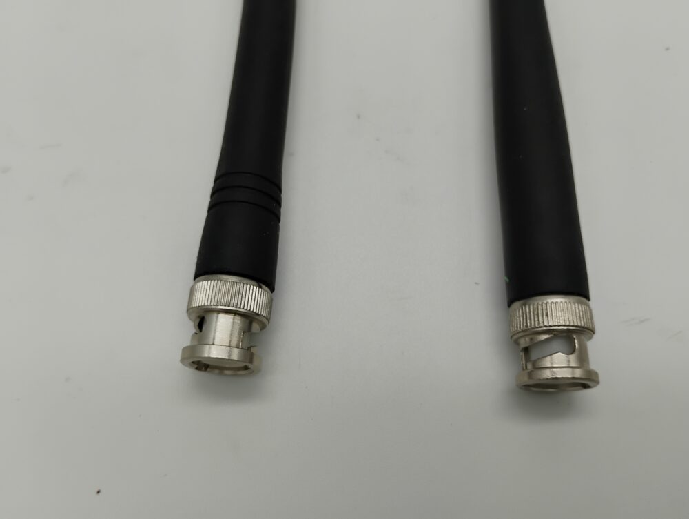 Lot of 2 BNC Male Antennas - Image 4