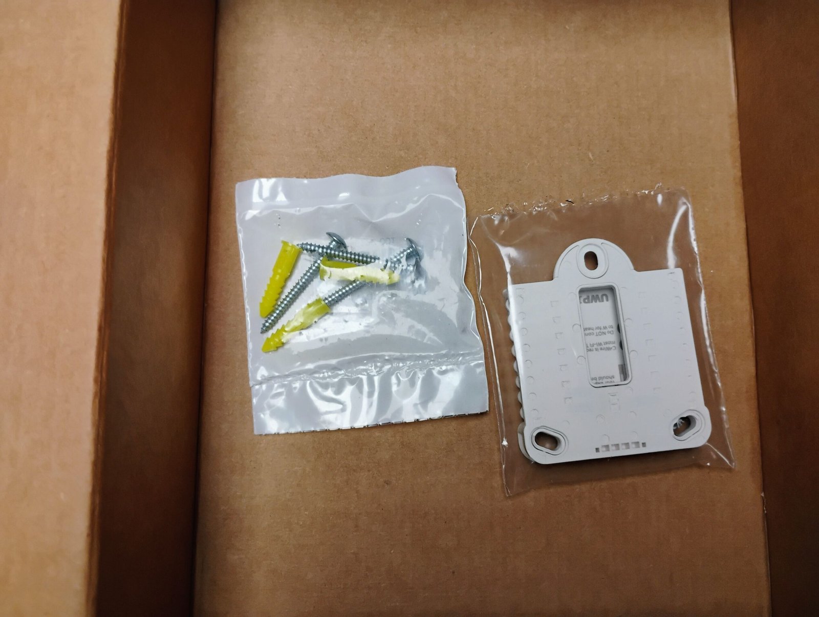 Lot of 7 Honeywell Home RTH6360D1002 5/2 Day Programmable Thermostat - Image 9