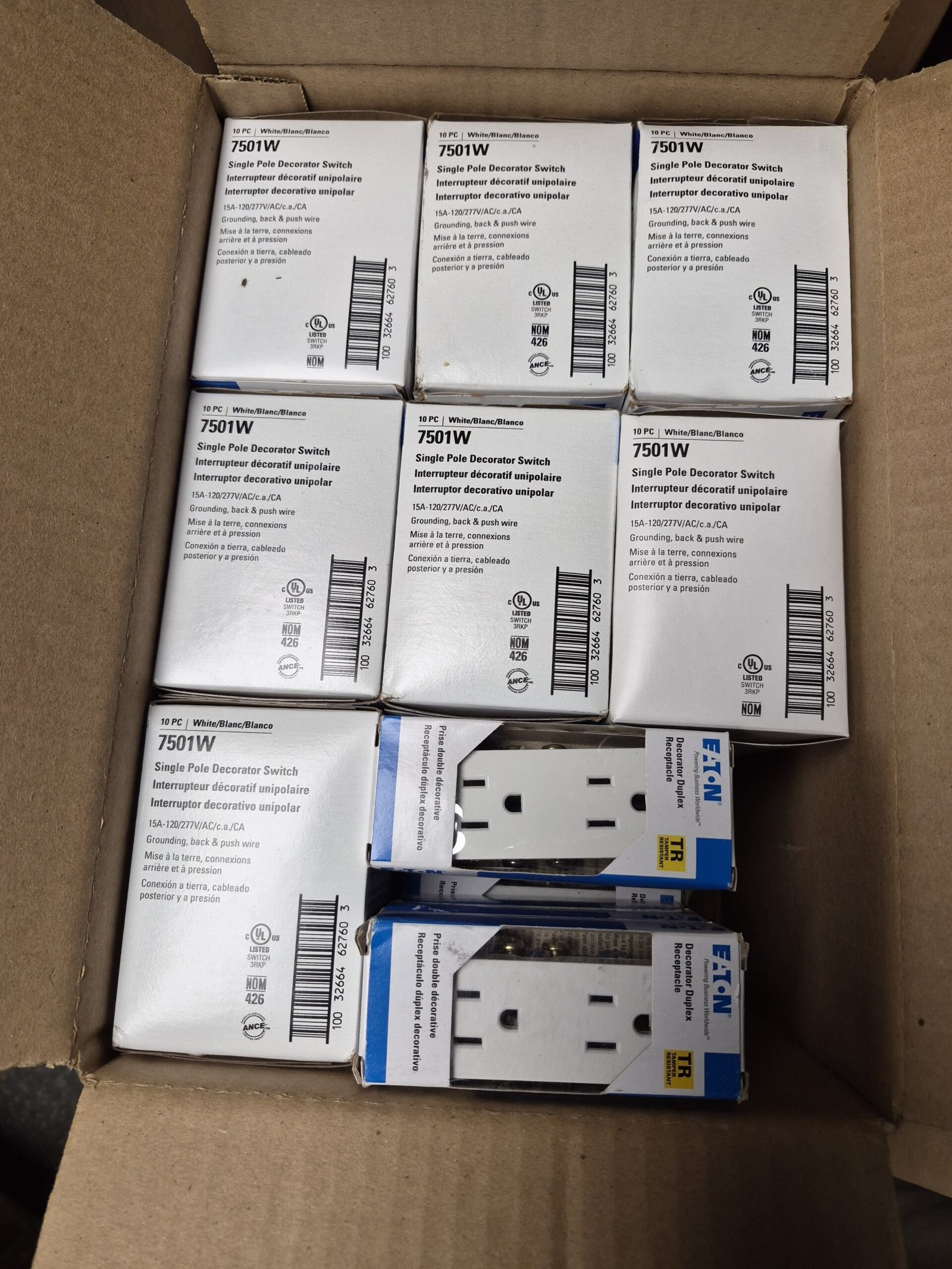 Lot 84 Eaton White Decorator: (70) 7501W Switches & (14) TR1107W TR Outlets — image 2 of 11