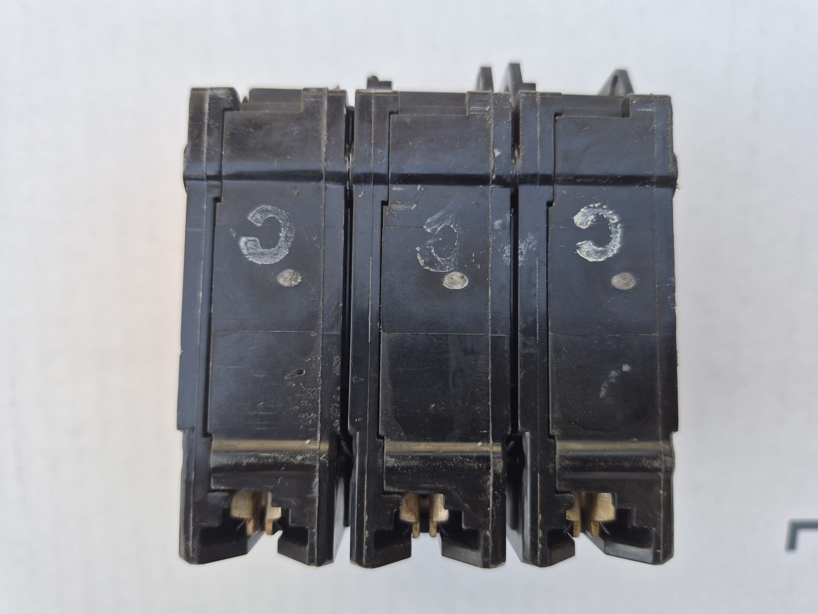 ABB 100 Amp 1 in. 3-Pole Circuit Breaker (THQL32100A) THQL32100A — image 5 of 11